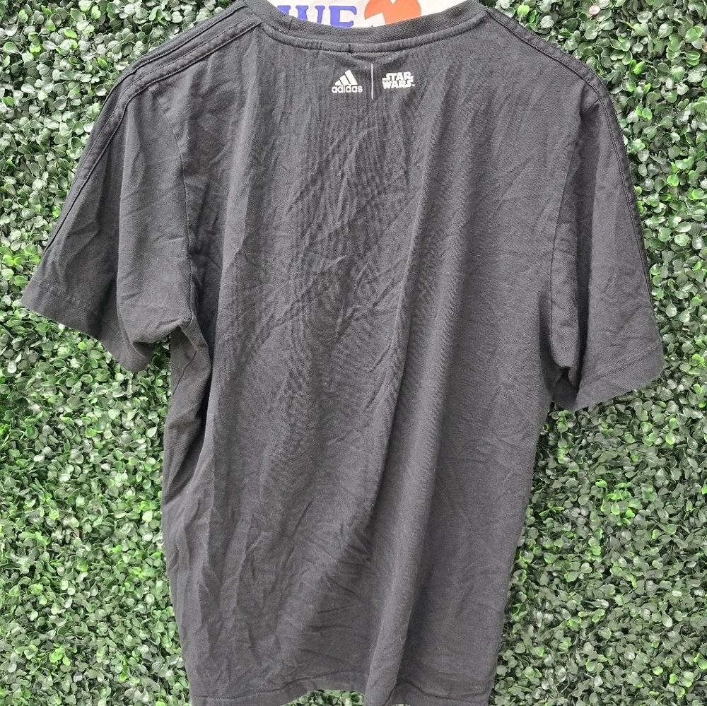T-SHIRT MAN ADIDAS X STAR WARS: THE MANDALORIAN GRAPHIC TEE - size small
